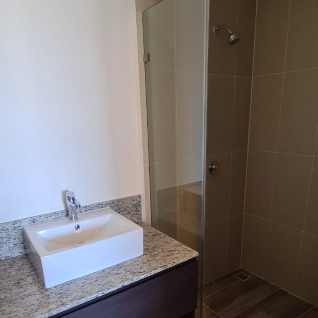 Departamento en venta o renta en Querétaro de 2 recámaras con 2.5 baños.