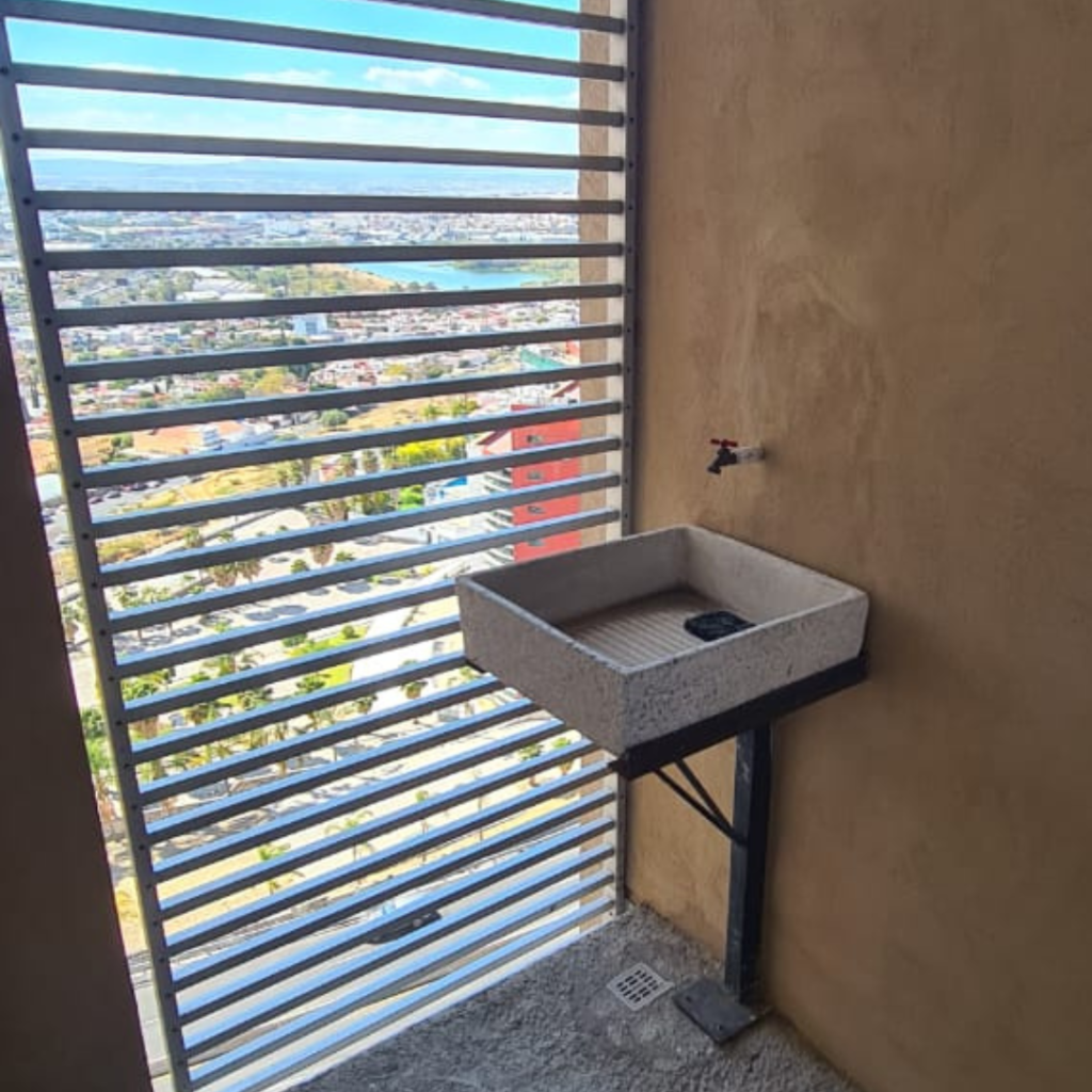 Departamento en venta o renta en Querétaro en Querétaro en condominio Levant Diamante. Equipado, cuenta con patio de servicio.