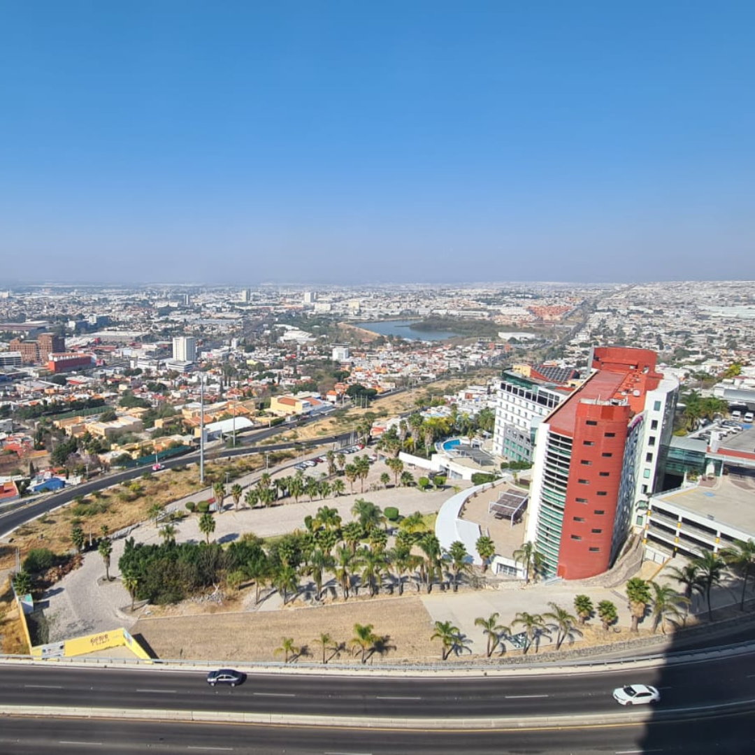 Departamento en venta o renta en Querétaro de 2 recámaras con 2.5 baños con vistas increíbles a la ciudad